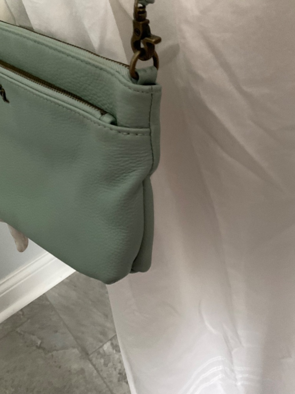 Elliott Lucca leather crossbody,green. - Picture 7 of 13